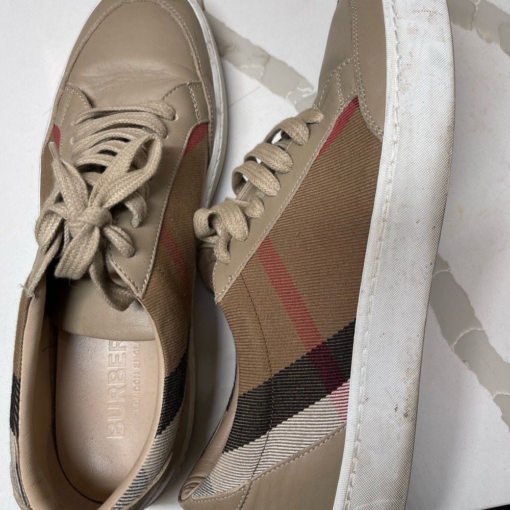 Used Burberry Sneakers - Picture 2 of 3